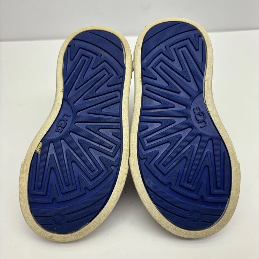 Ugg Brown Kids Leather Velcro Sneakers, SZ 7 baby boy, box 33